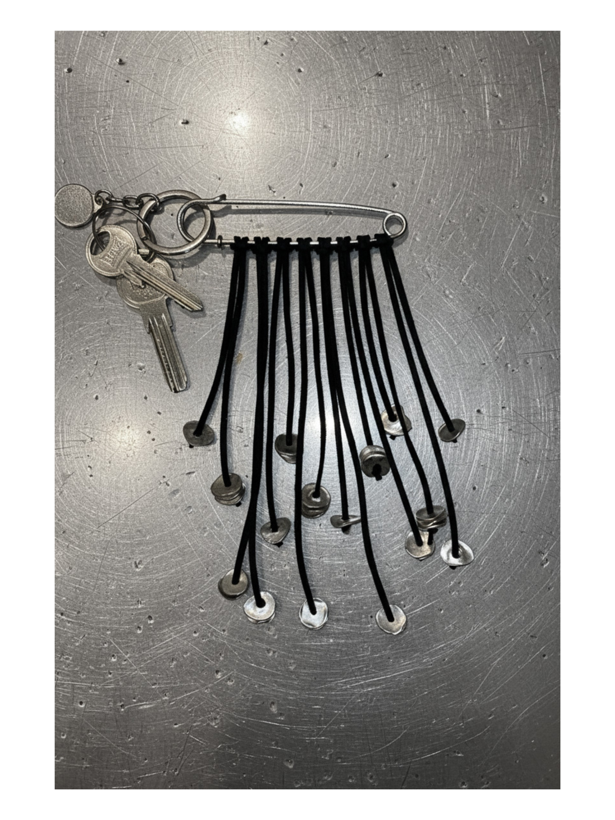 STYLING SAFETY PIN
