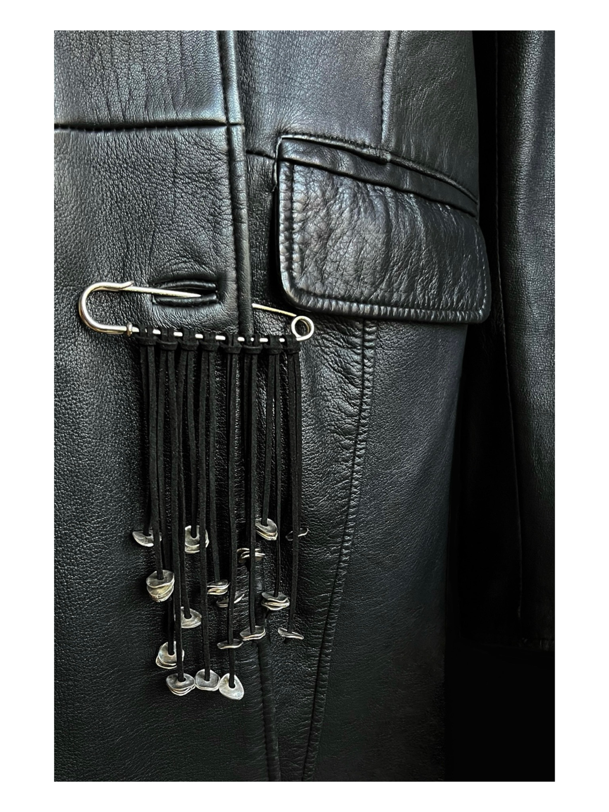 STYLING SAFETY PIN
